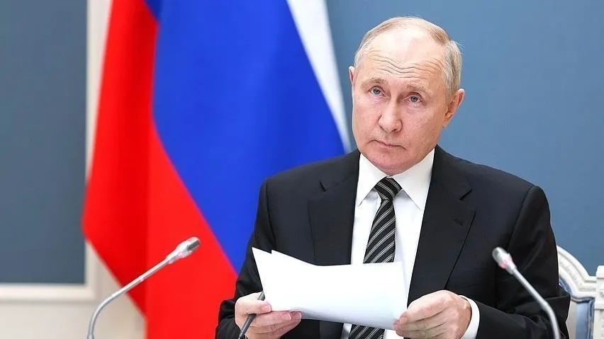 Putin: Fokus Dunia Kini Tertuju ke Arktik dan Greenland
