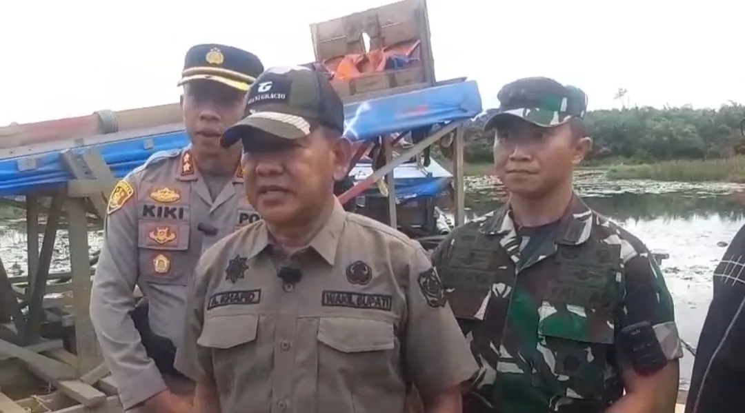 Pemerintah Merangin Musnahkan Belasan Rakit PETI di Dam Betuk
