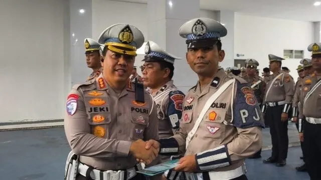 Empat Personel PJR Polda Riau Terima Penghargaan atas Aksi Kemanusiaan
