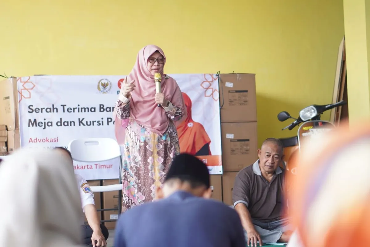 Anis Byarwati Serahkan Fasilitas Posyandu untuk Tingkatkan Layanan Kesehatan di Batu Ampar