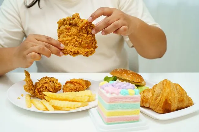 Dampak Konsumsi Junk Food terhadap Kista Ovarium: Penjelasan Dokter