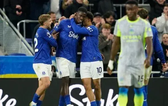 Pep Guardiola Ekspresikan Kekecewaan Usai Manchester City Imbang Melawan Everton