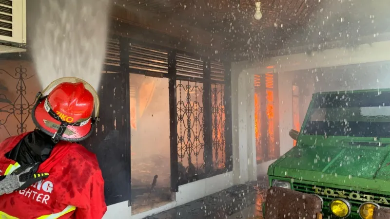 Kebakaran Melanda Rumah ASN di Padang Saat Siang Ramadan