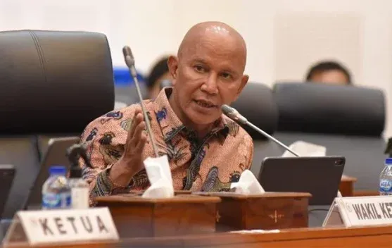 DPR Dorong PT Agrinas Utamakan Produksi Mobil Niaga Dalam Negeri