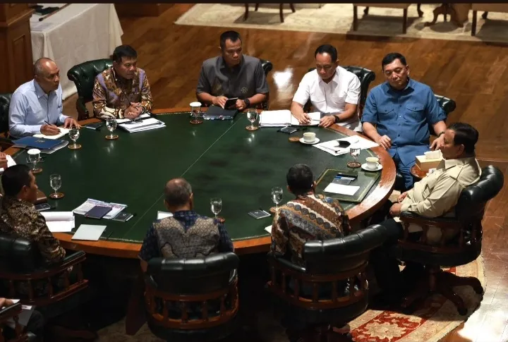 Prabowo Rapatkan Strategi Pembangunan Kampus STEM dan Persiapan Mudik