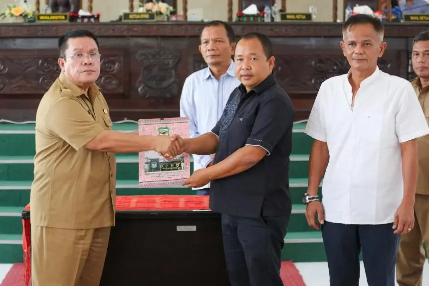 DPRD Siantar Selesaikan Tiga Agenda, Wali Kota Setujui Ranperda Tenaga Kerja Lokal