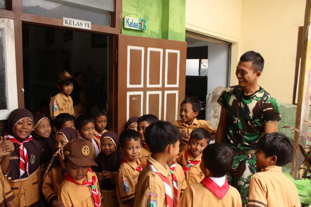TMMD Kodim 0809/Kediri: Membangun Fisik dan Inspirasi untuk Generasi Muda