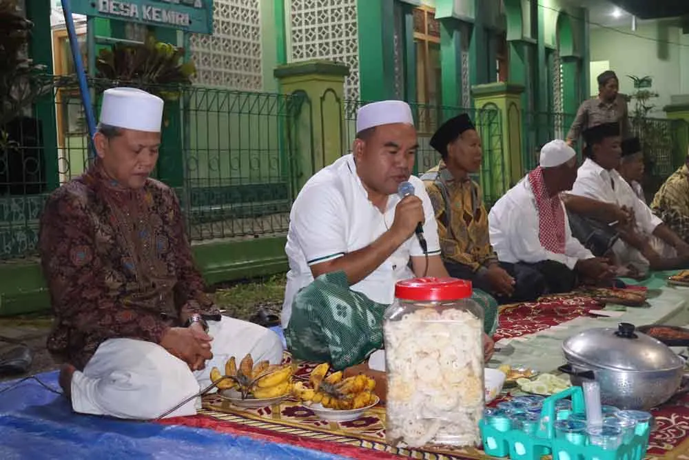 Bupati Blora Hadiri Sahur Bersama Warga Desa Kemiri di Jalan