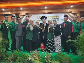 Lia Istifhama: Kebanggaan Pendidikan Dalam Negeri hingga Gelar Doktor