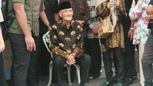 Pemerintah Berduka, Wakil Presiden ke-6 Try Sutrisno Meninggal Dunia