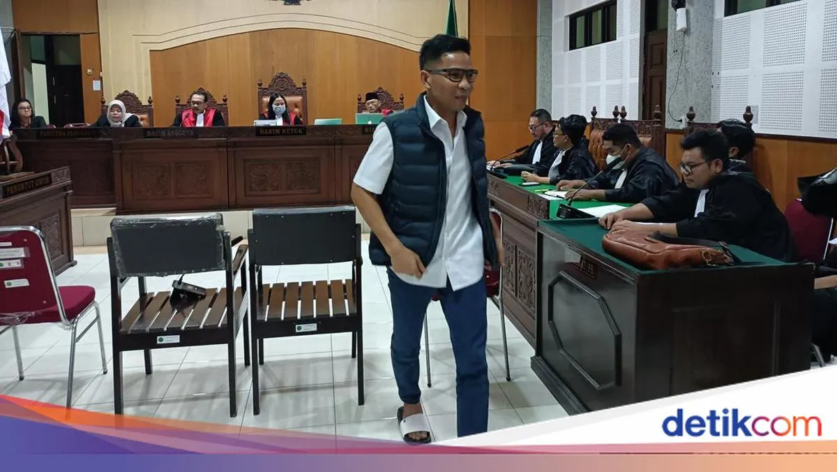 Tiga Legislator NTB Disidang Kasus Suap 'Uang Siluman'