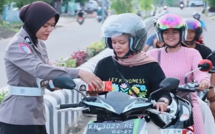 Polres dan Kodim Lamandau Bagikan Takjil Gratis untuk Warga Selama Ramadan