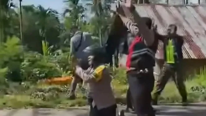 Aipda Arladius: Bhabinkamtibmas Berlutut Demi Kedamaian Warga Manggarai