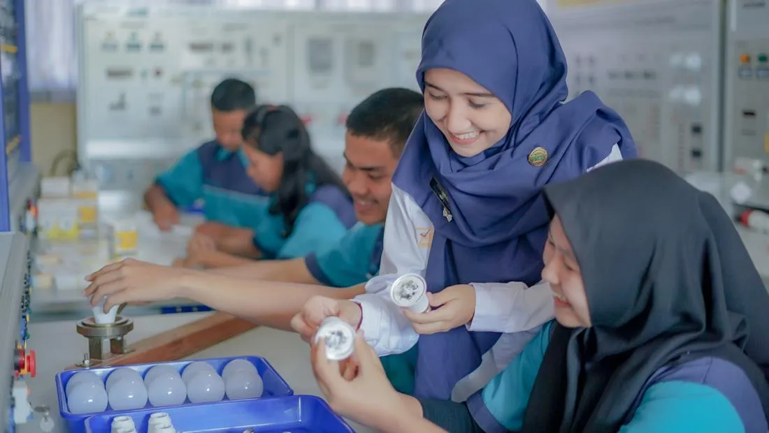 Kemnaker Luncurkan Program Vokasi Nasional untuk Tingkatkan Keterampilan Lulusan SMA/SMK