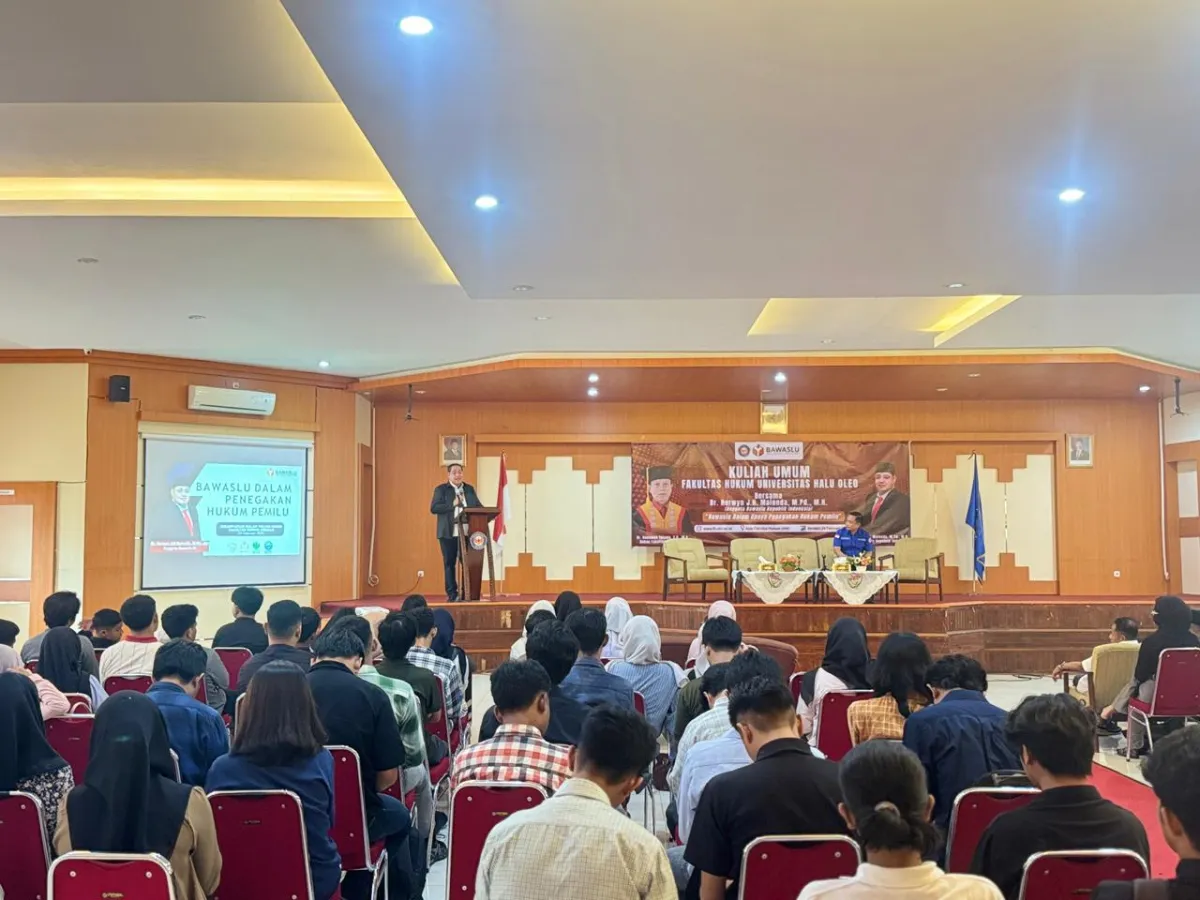 Herwyn J. H. Malonda Berikan Kuliah Umum Hukum Pemilu di UHO untuk Tingkatkan Literasi Kepemiluan