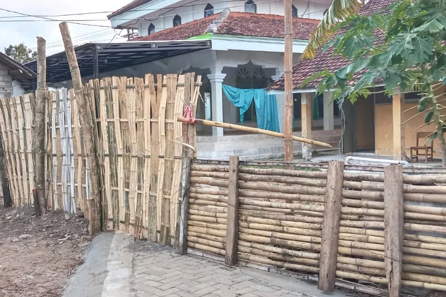 Penyegelan Masjid di Karanganyar Menjadi Sorotan di Tengah Ramadan
