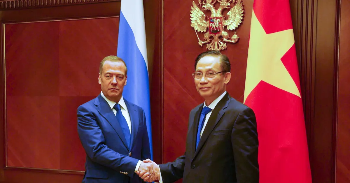 Utusan Khusus Vietnam Bertemu Pimpinan Partai Rusia Bahas Kerja Sama Strategis