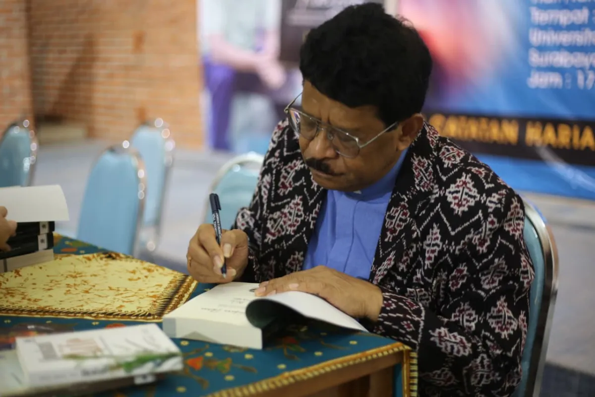 Bedah Buku Kembara Pikiran Karya Pater Fritz Meko: Refleksi Kehidupan Seorang Imam Katolik