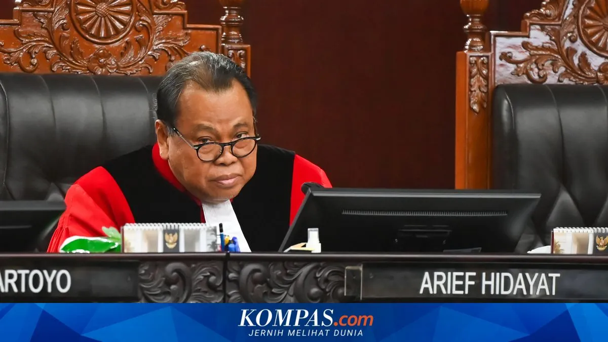 Eks Ketua MK Sebut Putusan Batas Usia Capres sebagai Kekhilafan