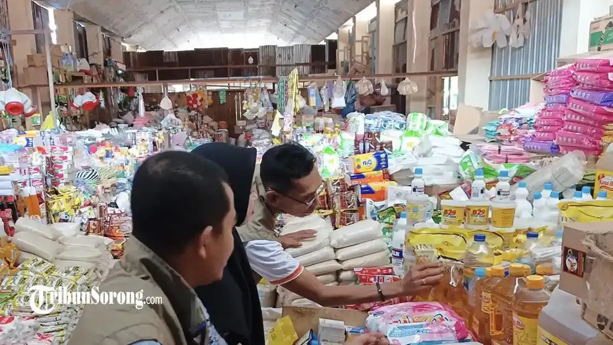 Pemantauan Stok Pangan Bulog Teminabuan di Sorong Selatan