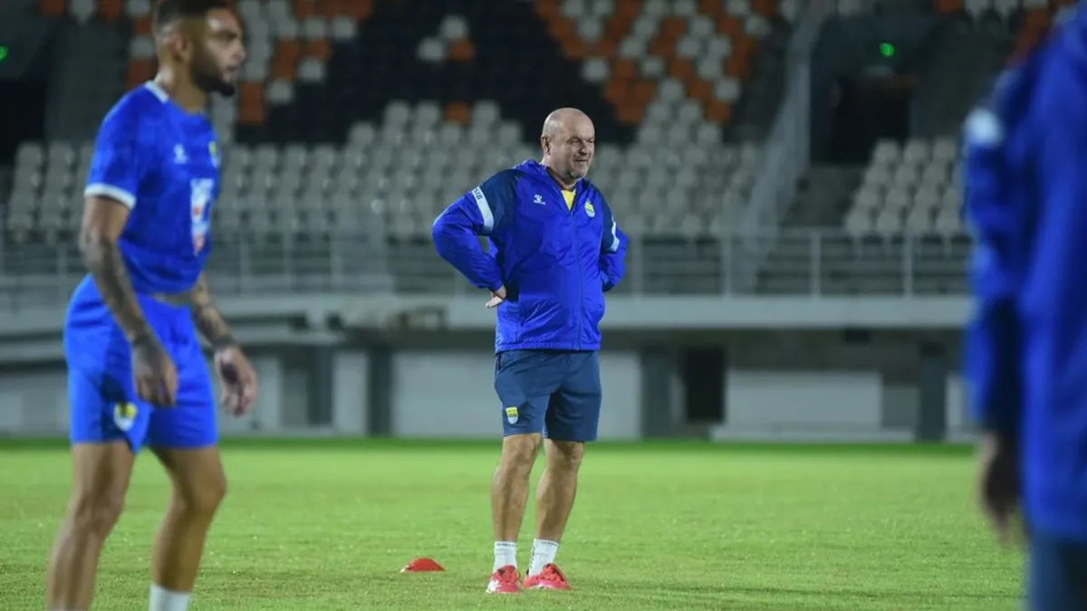 Persija Jakarta vs Persib Bandung: Pelatih Bojan Hodak Serukan Fokus Menuju Jalur Juara
