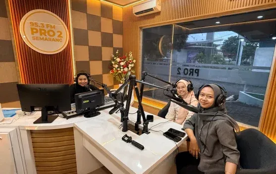 JOMO: Gaya Hidup Bahagia Tanpa Tekanan Media Sosial bagi Mahasiswa