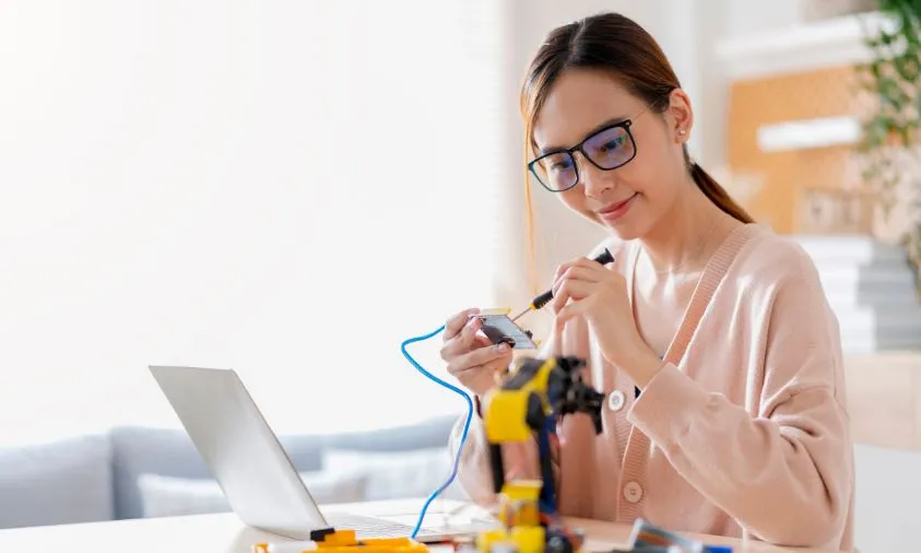 Lulusan Teknik Elektro: Peluang Bisnis dan Inovasi di Era Digital
