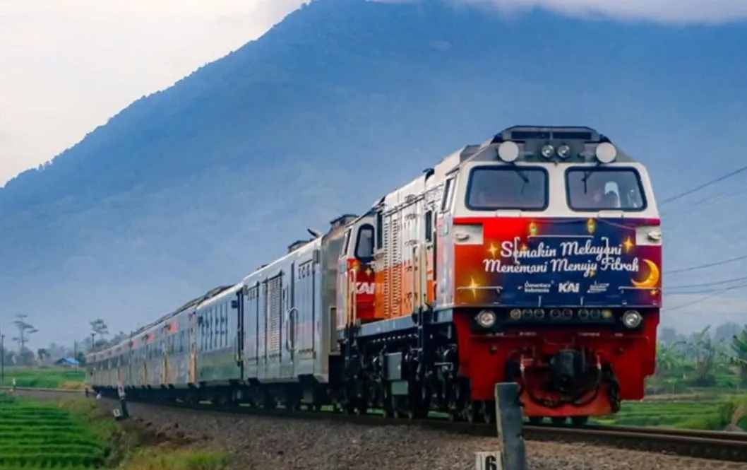 KAI Hadirkan Nuansa Ramadan dan Idul Fitri Melalui Dekorasi dan Livery Tematik