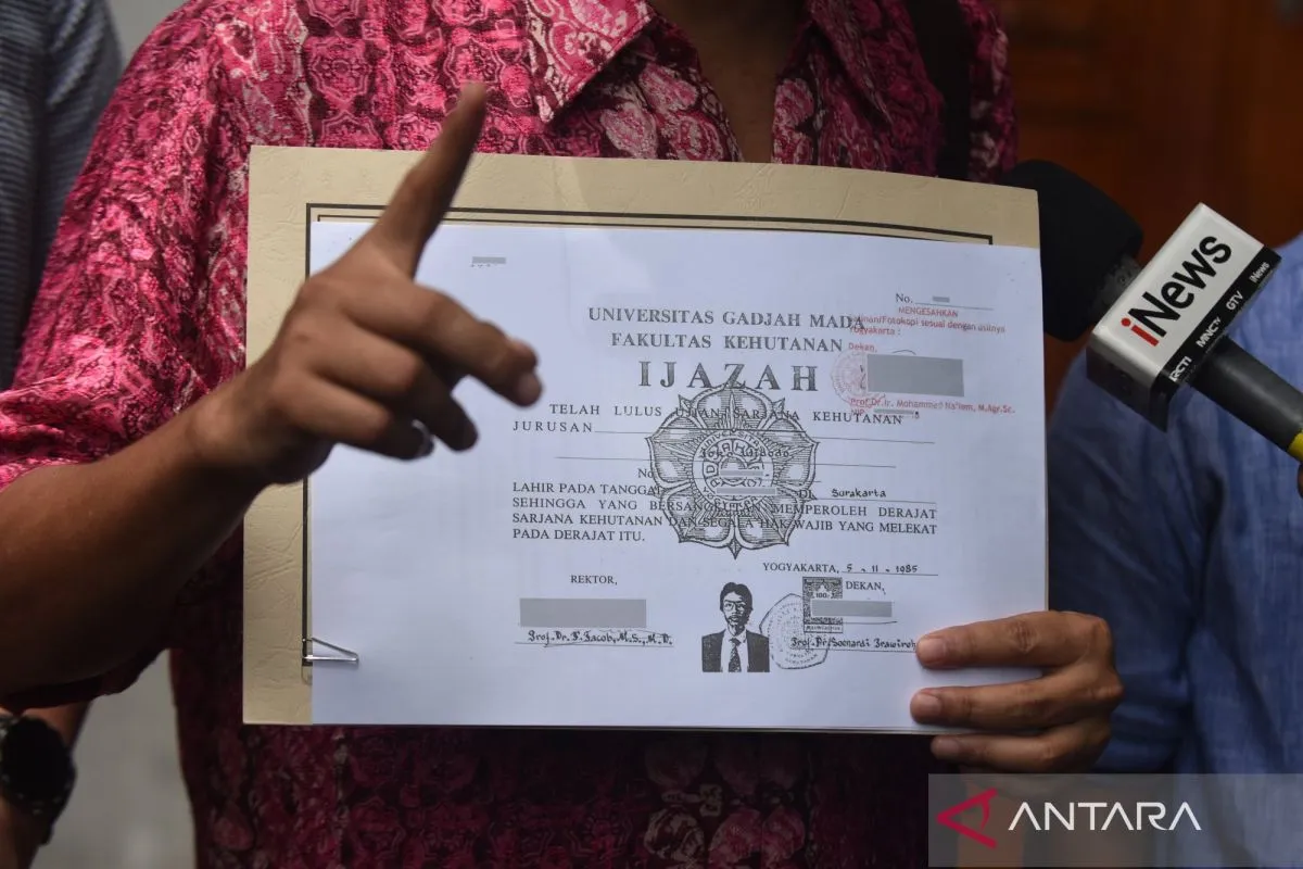 KPU Diperintahkan Serahkan Salinan Ijazah Jokowi oleh Komisi Informasi Pusat
