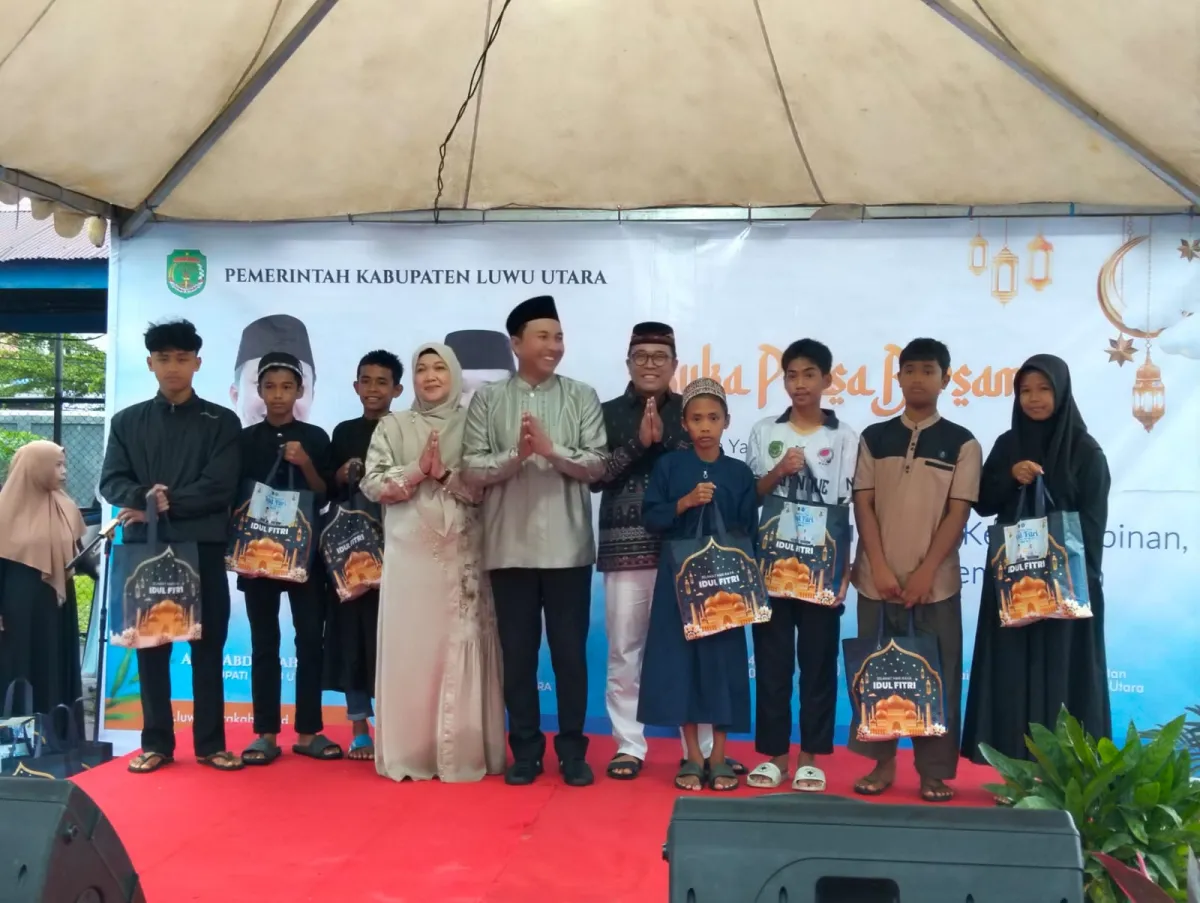 Ketua PKK Luwu Utara Salurkan 1000 Paket Sembako untuk Anak Yatim di Ramadan
