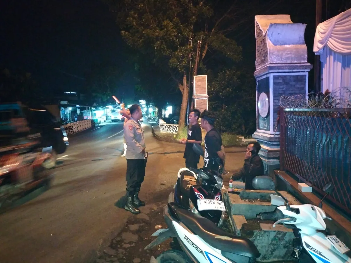 Bhabinkamtibmas Pasawahan Perkuat Keamanan Melalui Kegiatan Sambang