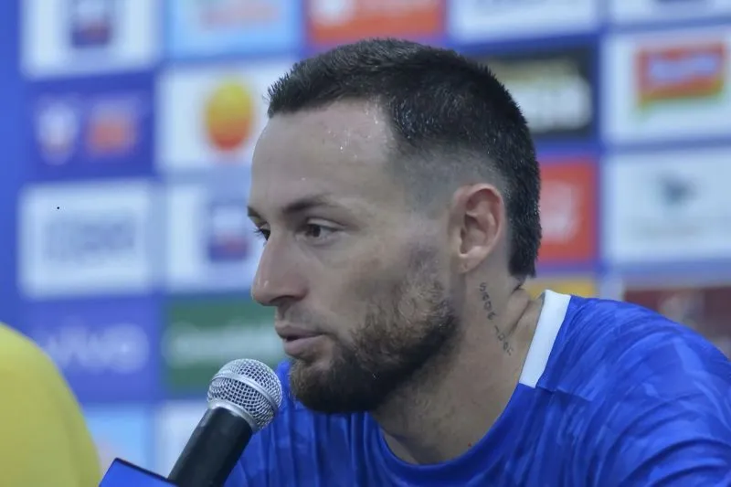 Marc Klok Kembali Berlatih Bersama Persib Setelah Pemulihan Cedera