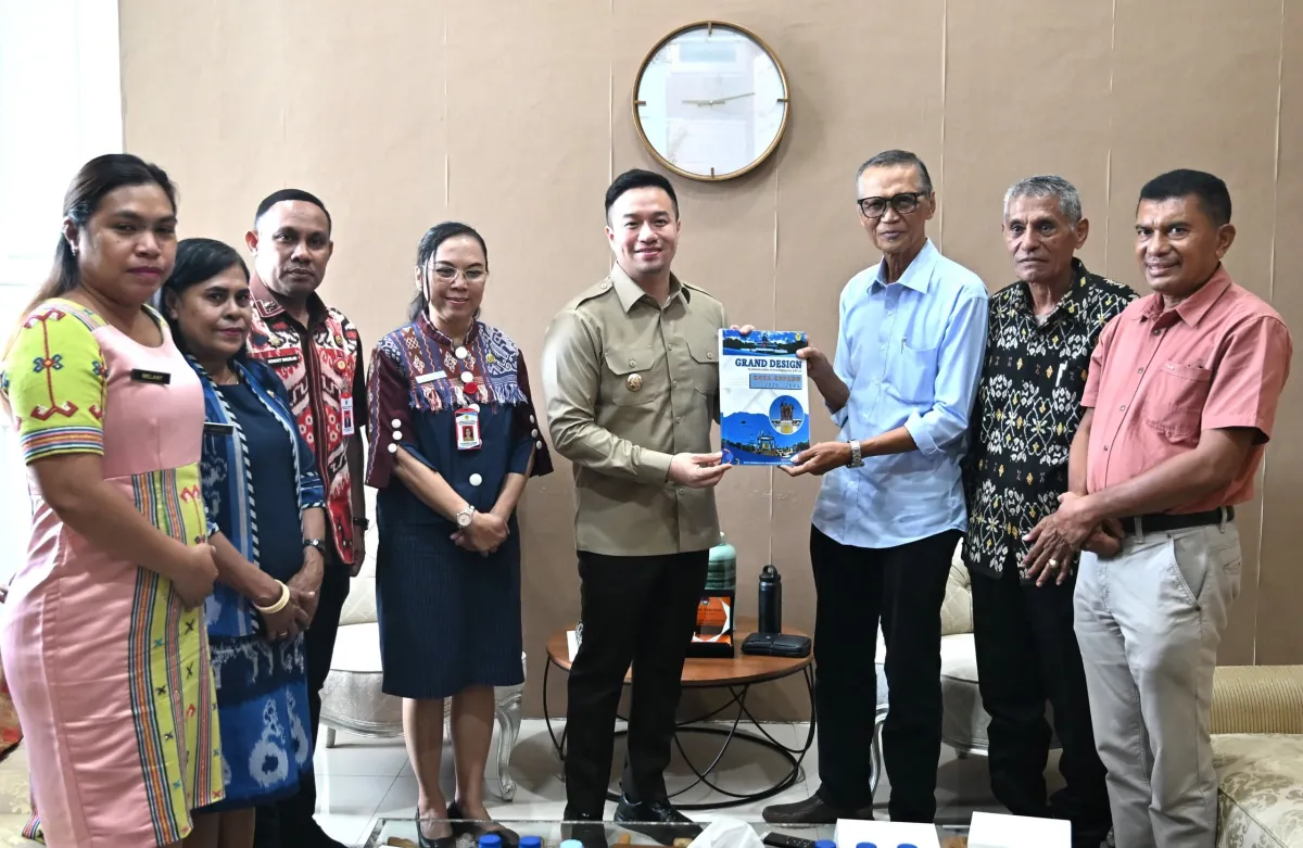 Wali Kota Kupang Terima Grand Design Pembangunan Kependudukan 2025–2045 Berbasis Data
