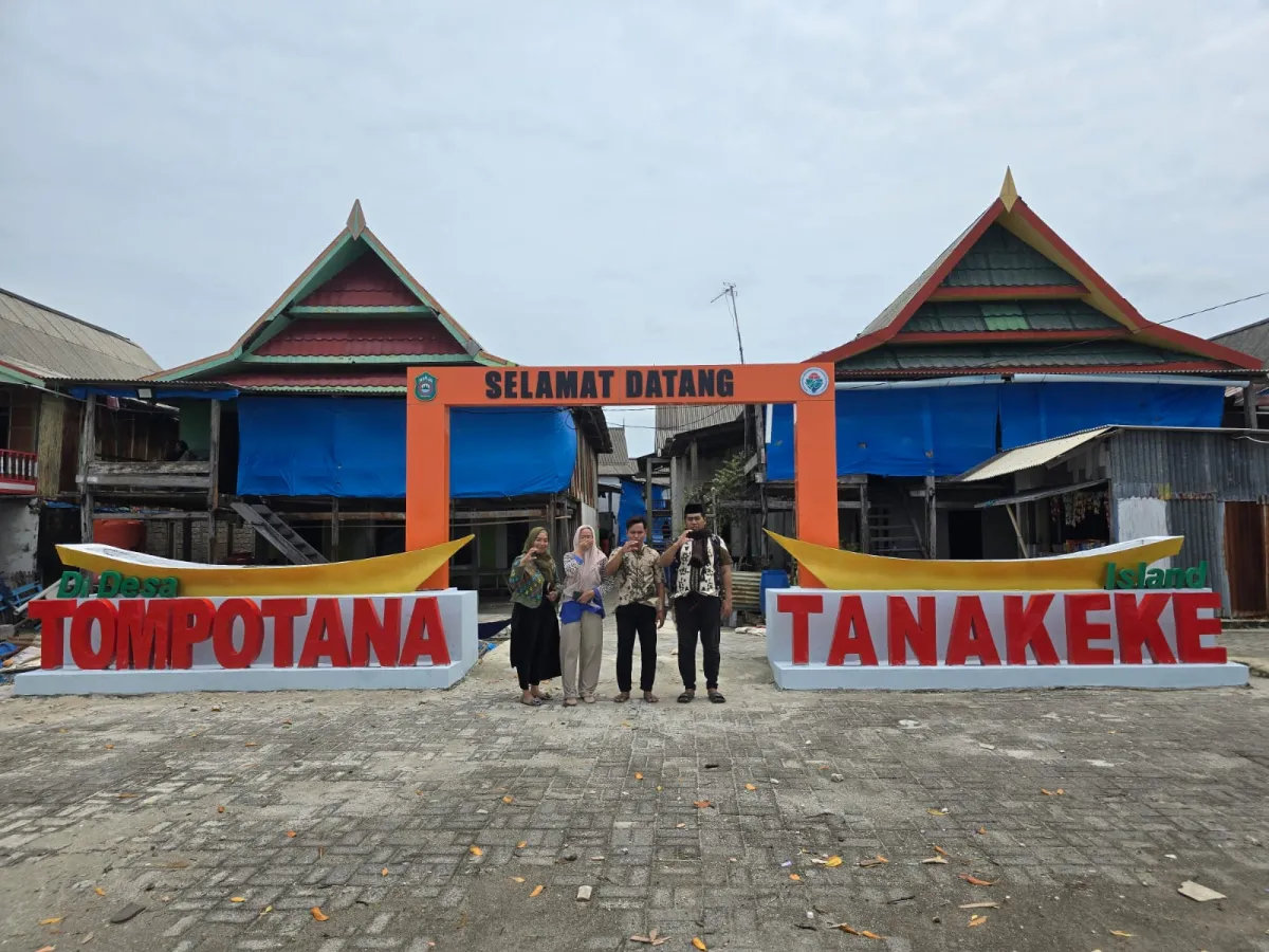 Gerbang Desa Tompotana Berbentuk Perahu JALEPA: Simbol Kebersamaan dan Identitas Maritim