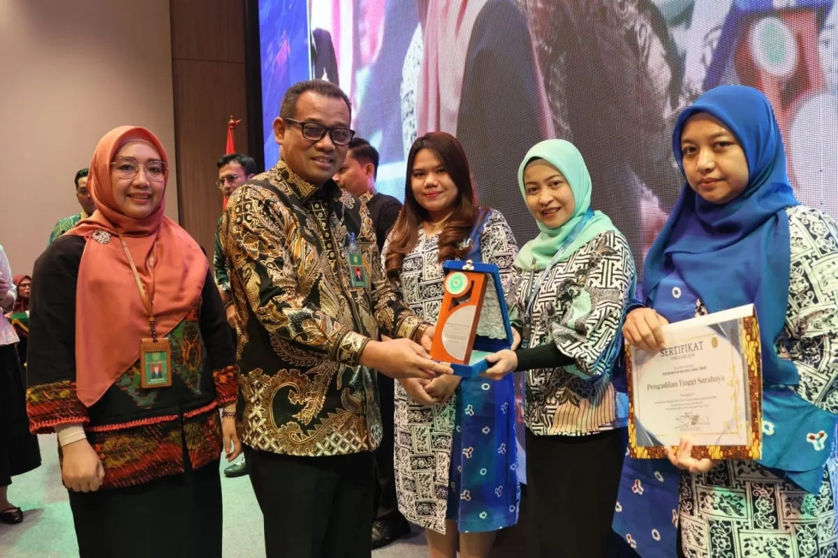 Pengadilan Tinggi Surabaya Raih Penghargaan Keuangan Nasional 2025