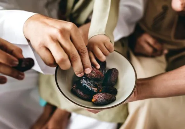 Waktu Buka Puasa di Bandung 21 Februari 2026: Azan Magrib Jam 18:19 WIB