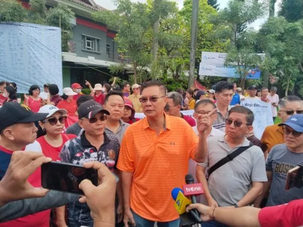 Warga Kalideres Tolak Pembangunan Rumah Duka di Permukiman