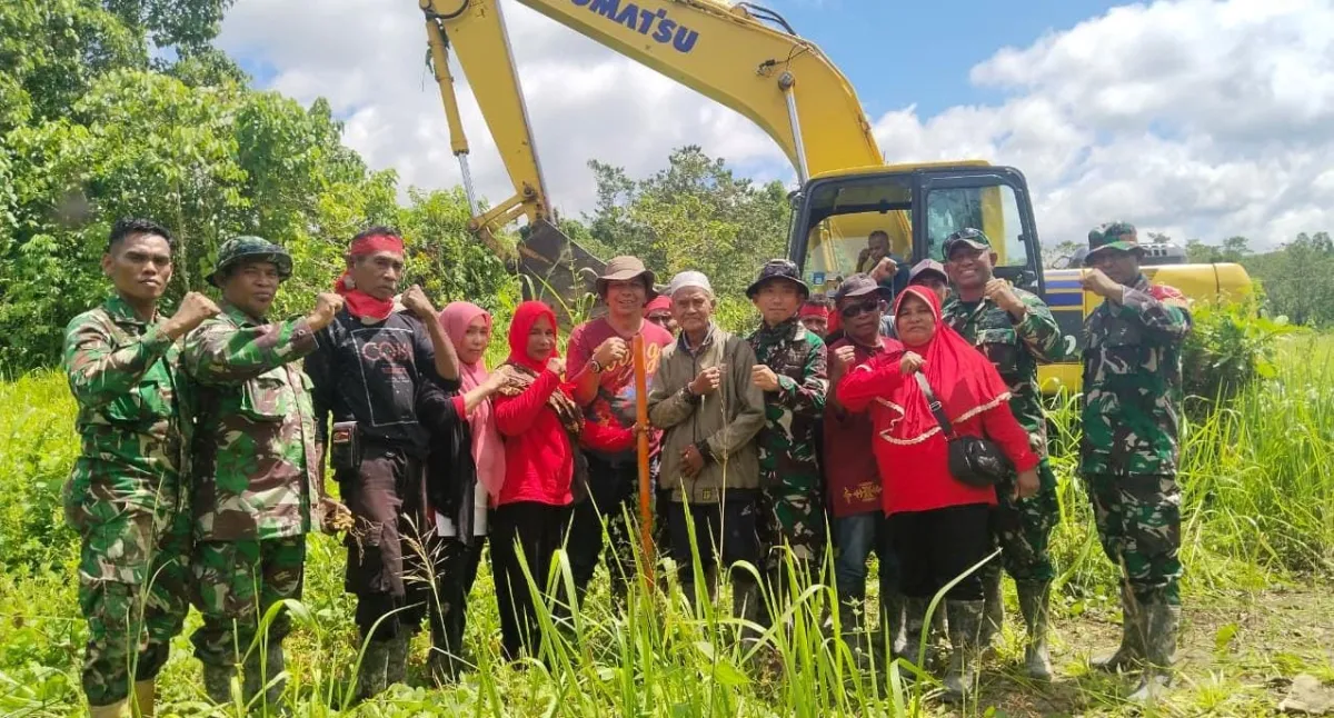 Pembukaan Sasi Adat Tandai Awal Pembangunan Yon TP 865/SM di Desa Kawa