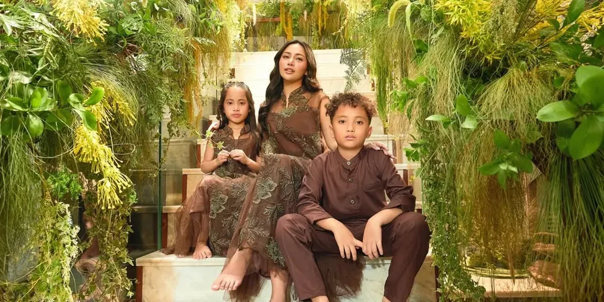 Dekorasi Lebaran Bertema Hutan Tropis Karya Rachel Vennya