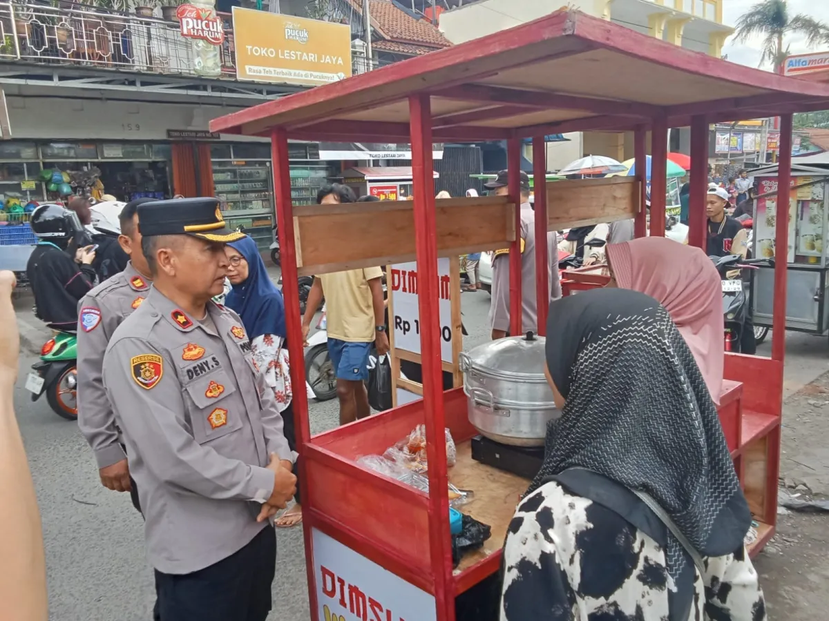Polsek Rancaekek Laksanakan Patroli untuk Amankan Pedagang Takjil dan UMKM di Ramadan
