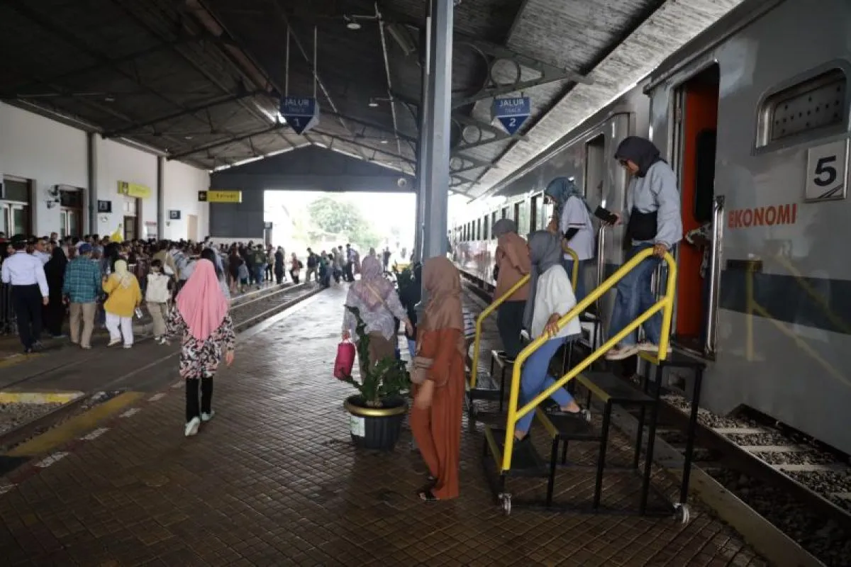 Okupansi KA Siliwangi Cipatat-Sukabumi Mencapai 201% Saat Lebaran 2026
