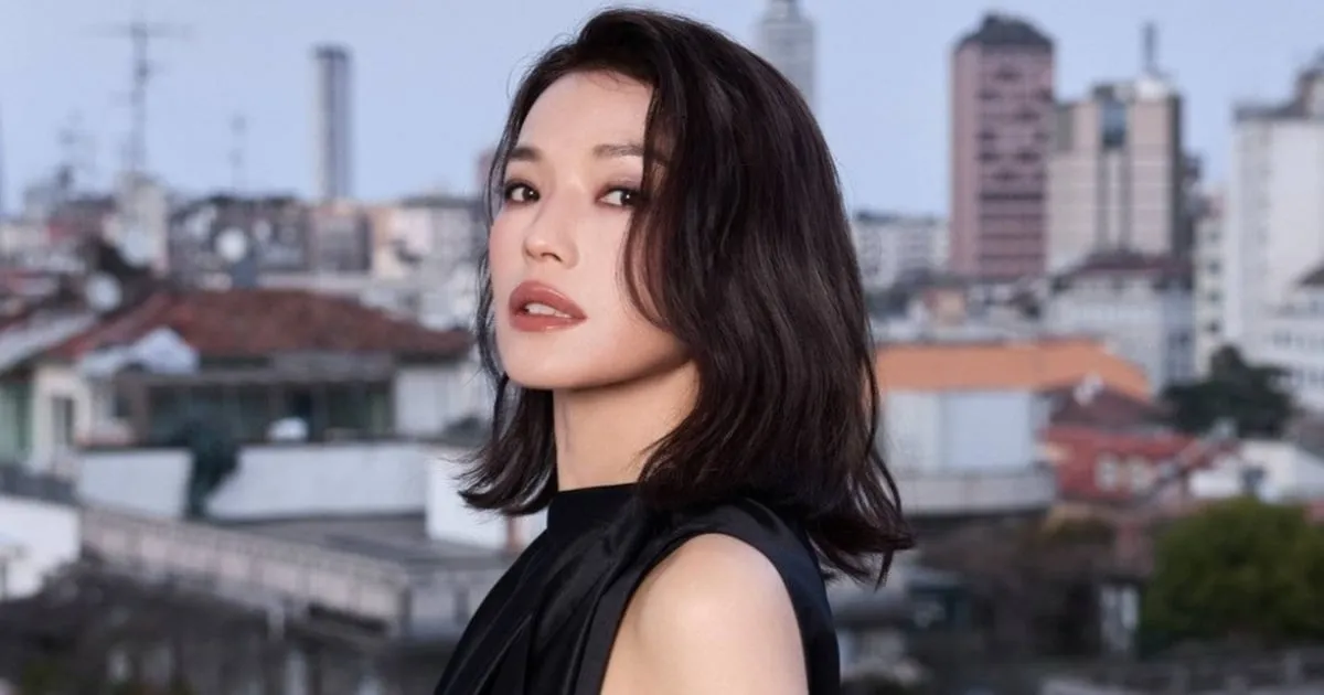 Shu Qi Tampil Memukau di Usia 50 Tahun dengan Kecantikan Alami