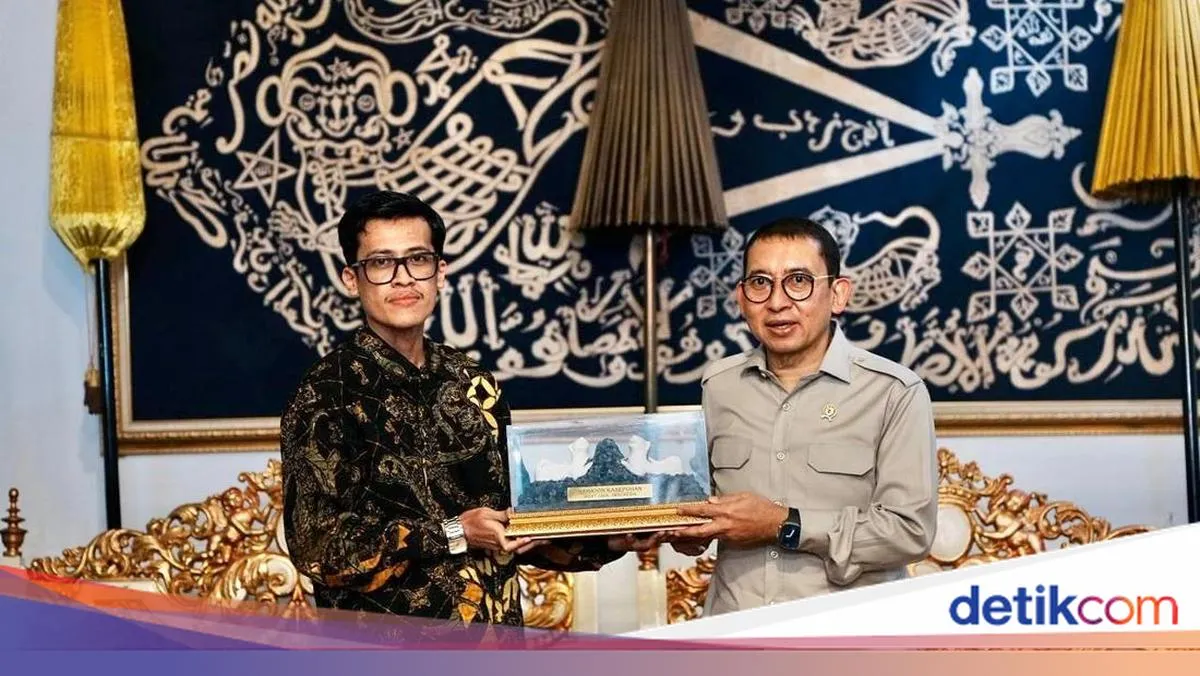 Fadli Zon Kunjungi Keraton Kasepuhan untuk Penguatan Budaya Lokal