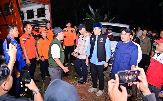 Bupati Egi Tinjau Lokasi Banjir di Jati Agung