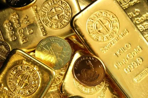 Harga Emas Naik Mingguan Meski Melemah Tipis di Pasar