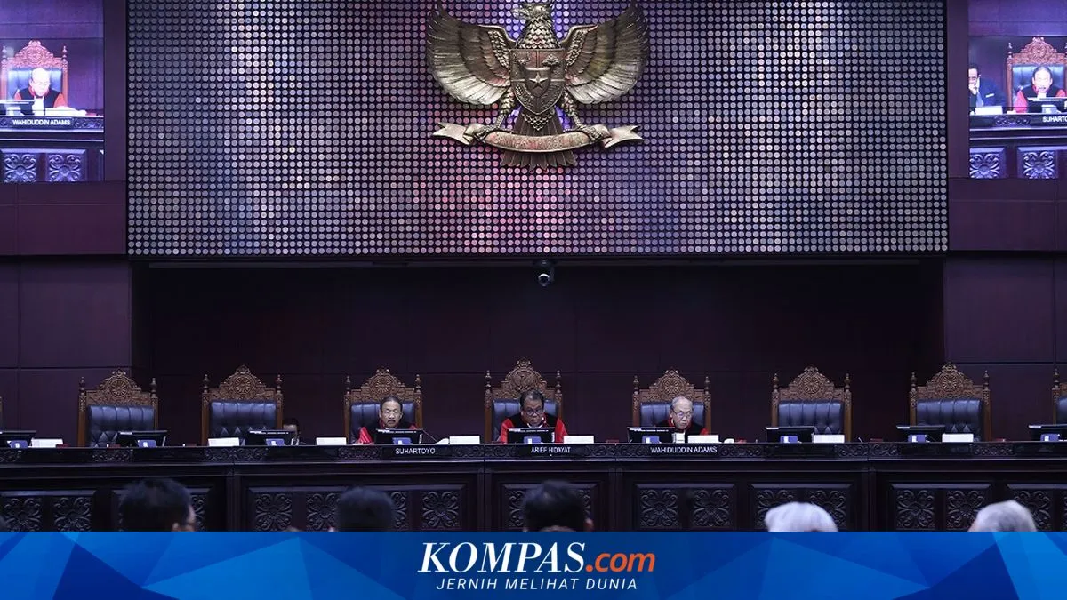 MK Tolak Permohonan Uji Materi Ambang Batas Parlemen