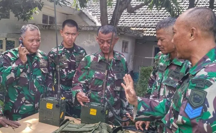 Prajurit Marinir Tingkatkan Kemampuan Komunikasi Melalui Pelatihan Alkom Militer