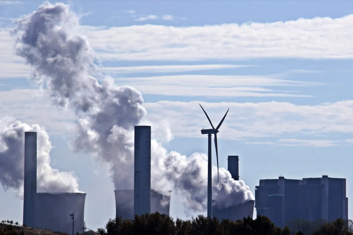 Risiko Geopolitik Tingkatkan Volatilitas Pasar Energi dan IHSG