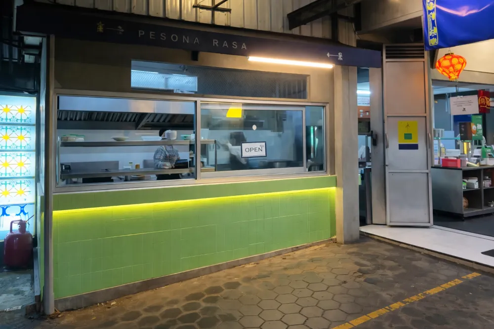 Taka Kopitiam Malang Hadirkan Roti Tisu Raksasa dan Makanan Khas Melayu