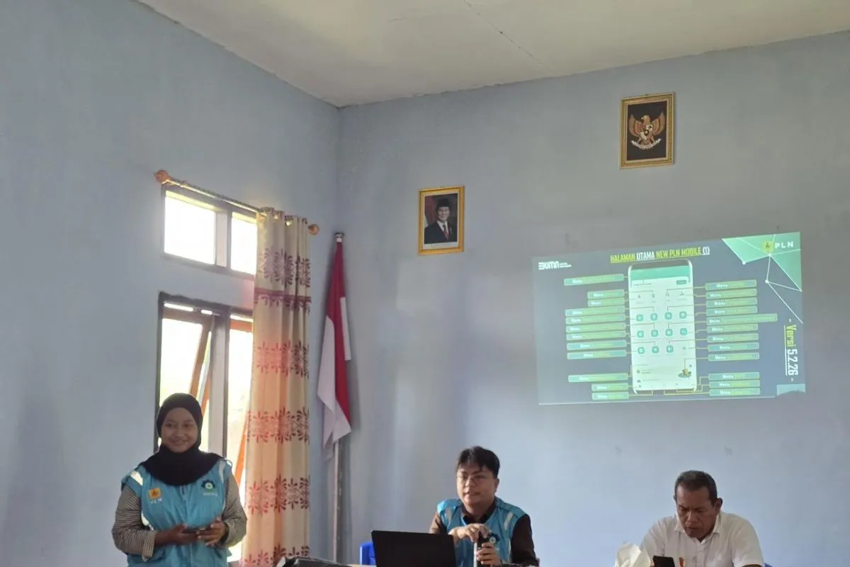PLN ULP Tobelo Edukasi Warga Desa Paca tentang Keselamatan Listrik dan Layanan Digital